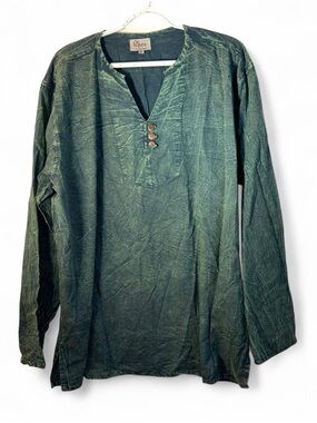 Rhea made in Nepal Women's Long-Sleeve Green Pullover Blouse
